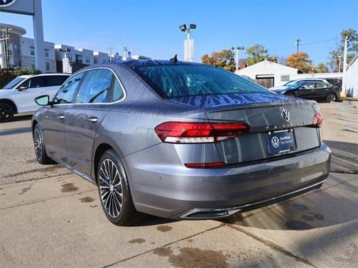 2022 Volkswagen Passat 2.0T Limited Edition