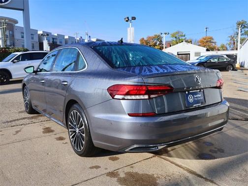 2022 Volkswagen Passat 2.0T Limited Edition