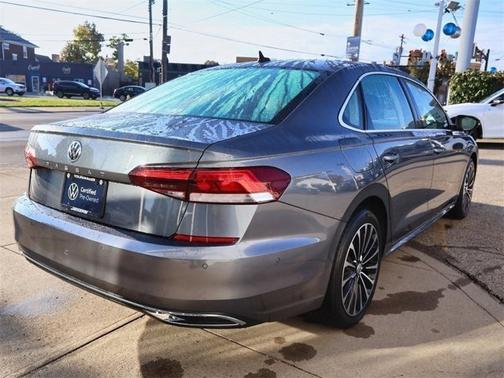 2022 Volkswagen Passat 2.0T Limited Edition