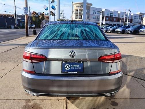2022 Volkswagen Passat 2.0T Limited Edition