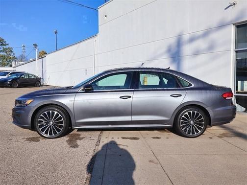 2022 Volkswagen Passat 2.0T Limited Edition