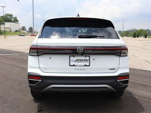 2025 Volkswagen Taos SE