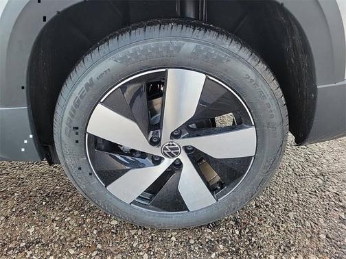 2025 Volkswagen Taos S