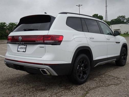 2025 Volkswagen Atlas 2.0T Peak Edition
