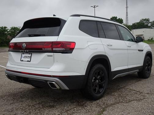 2025 Volkswagen Atlas 2.0T Peak Edition