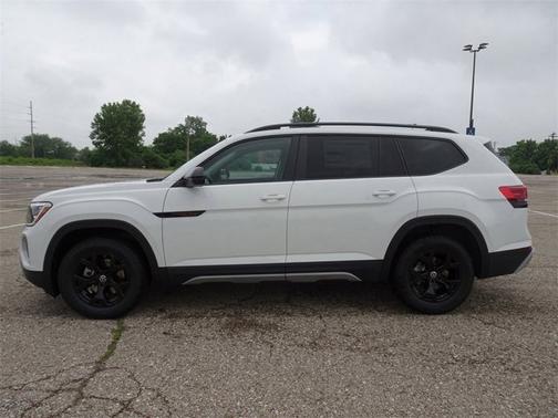 2025 Volkswagen Atlas 2.0T Peak Edition