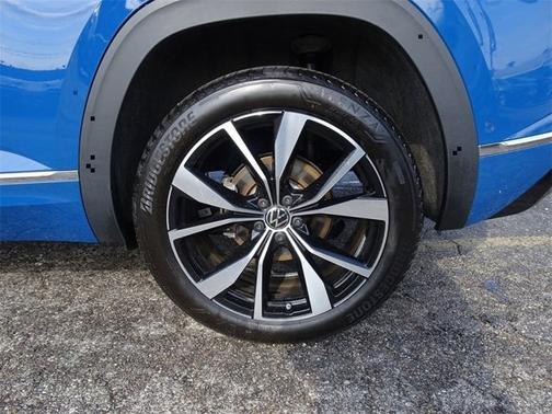 2025 Volkswagen Atlas Cross Sport 2.0T SEL Premium R-Line