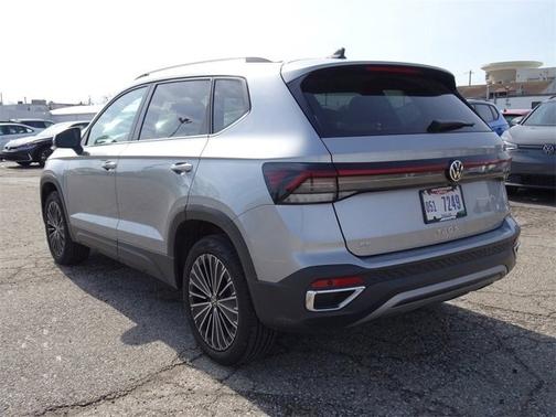 2025 Volkswagen Taos SE