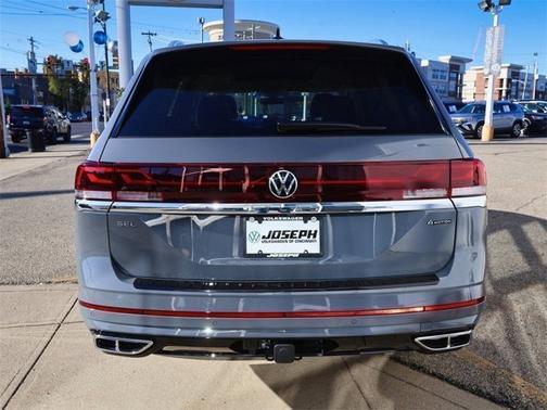 2026 Volkswagen Atlas 2.0T SEL Premium R-Line