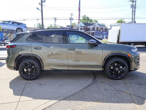 Avocado Green w/Deep Black Roof 2026 Volkswagen Tiguan SE R-Line Black