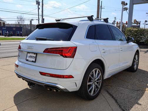 Ibis White 2022 Audi SQ5 Premium Plus