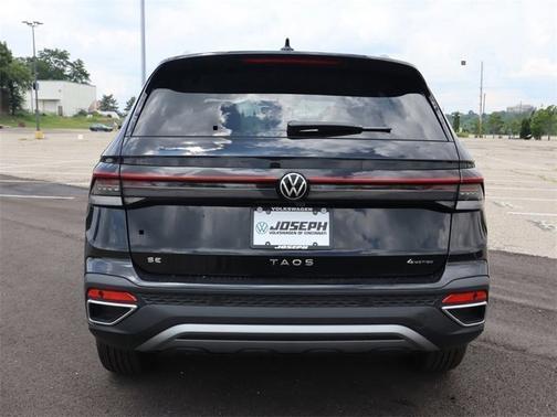 2025 Volkswagen Taos SE