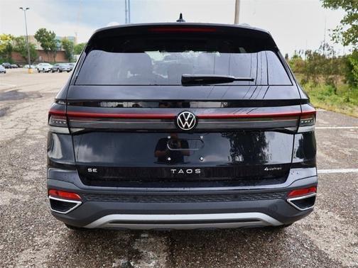 2025 Volkswagen Taos SE