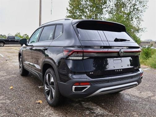 2025 Volkswagen Taos SE