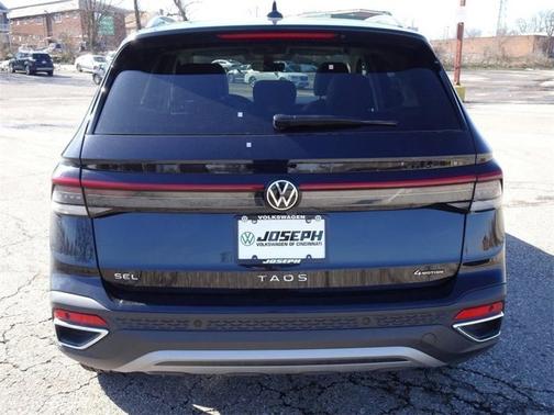 2025 Volkswagen Taos SEL