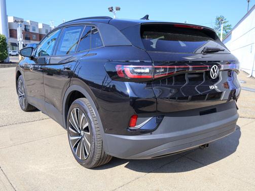 Deep Black Pearl 2026 Volkswagen ID.4 Pro
