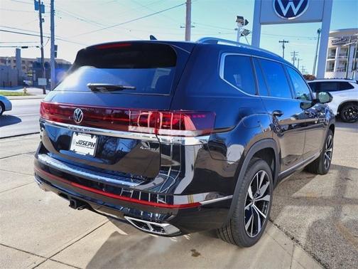 2026 Volkswagen Atlas 2.0T SEL Premium R-Line