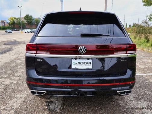 2025 Volkswagen Atlas 2.0T SEL Premium R-Line