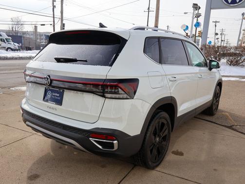 2025 Volkswagen Taos SE