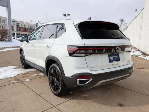 2025 Volkswagen Taos SE
