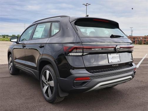2025 Volkswagen Taos S