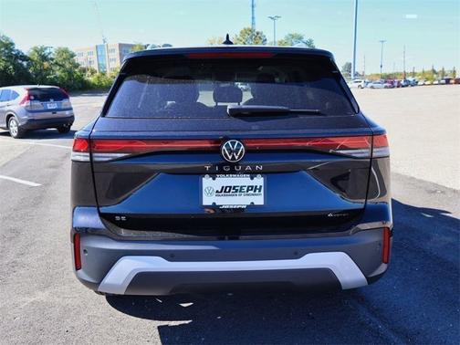 2025 Volkswagen Tiguan SE