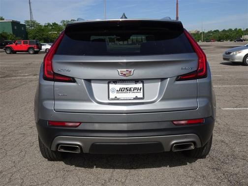 2023 Cadillac XT4 AWD Premium Luxury