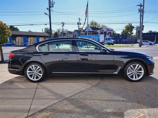 2018 BMW 750 i xDrive