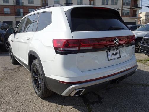 2025 Volkswagen Atlas 2.0T Peak Edition