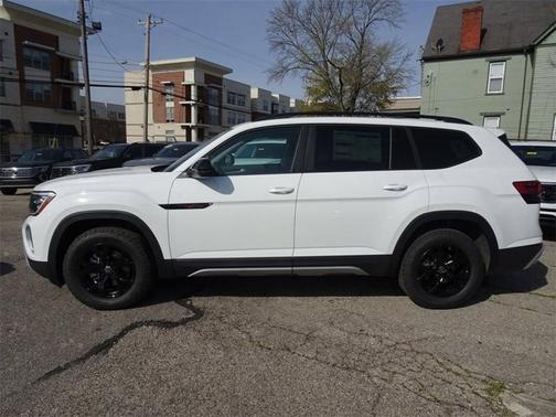 2025 Volkswagen Atlas 2.0T Peak Edition
