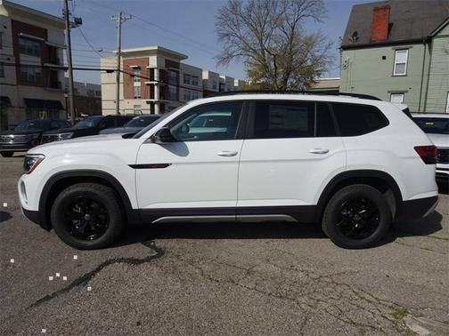 2025 Volkswagen Atlas 2.0T Peak Edition