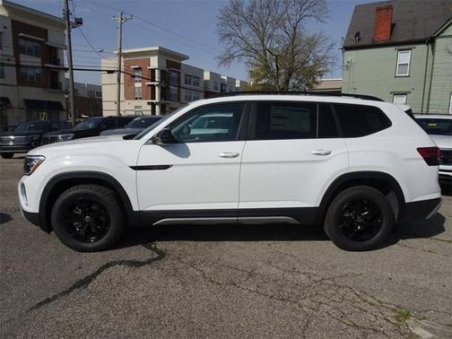 2025 Volkswagen Atlas 2.0T Peak Edition