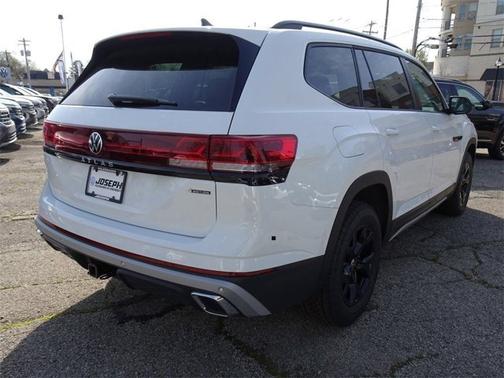 2025 Volkswagen Atlas 2.0T Peak Edition