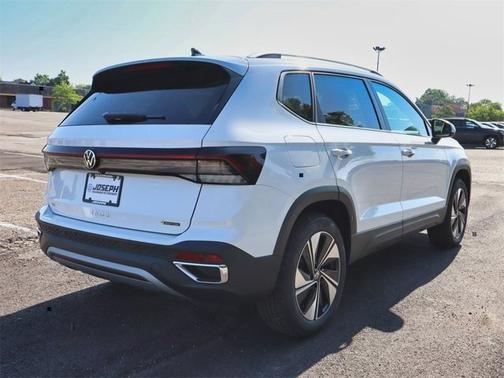 2025 Volkswagen Taos SE