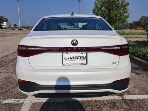 2025 Volkswagen Jetta SE