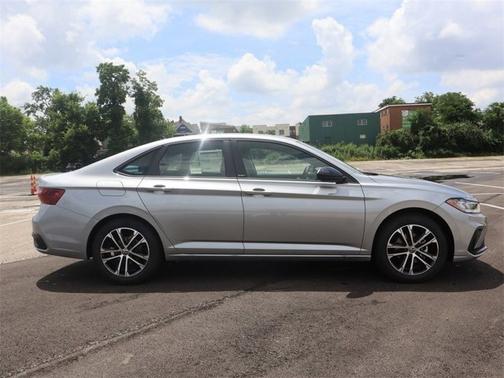 2025 Volkswagen Jetta Sport