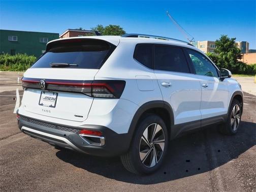 2025 Volkswagen Taos SE