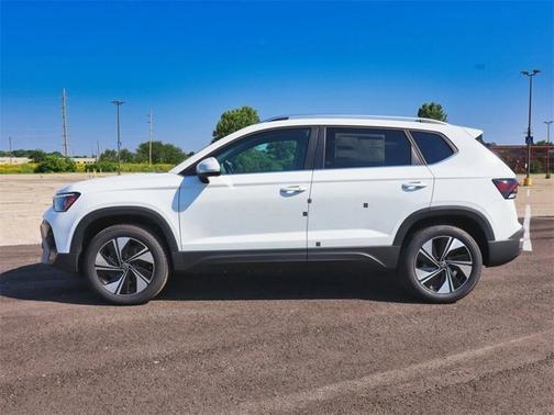 2025 Volkswagen Taos SE