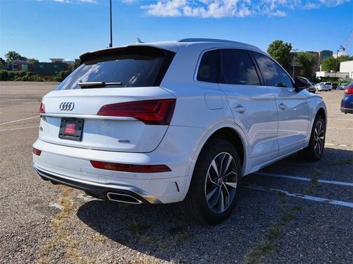 2023 Audi Q5 S line Premium
