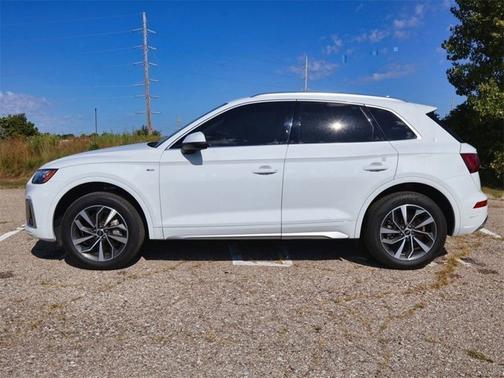 2023 Audi Q5 S line Premium