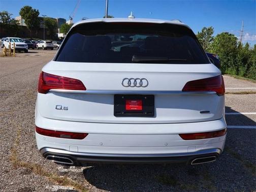 2023 Audi Q5 S line Premium
