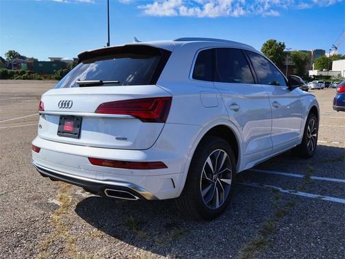 2023 Audi Q5 S line Premium
