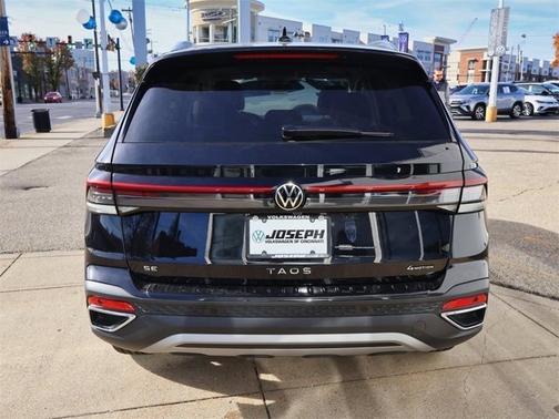 2025 Volkswagen Taos SE
