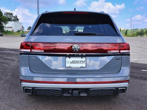 2025 Volkswagen Atlas 2.0T Peak Edition