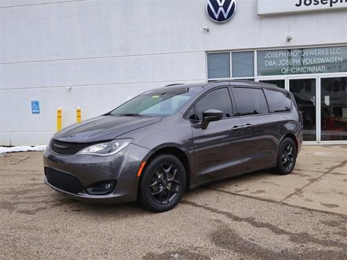 2019 Chrysler Pacifica Touring-L Plus
