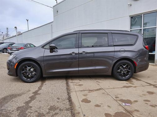2019 Chrysler Pacifica Touring-L Plus