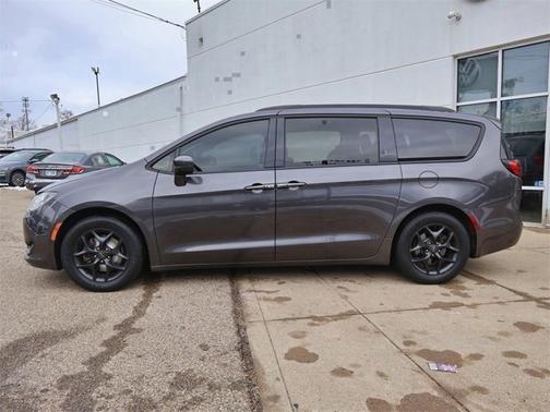 2019 Chrysler Pacifica Touring-L Plus