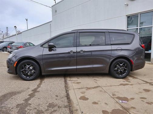 2019 Chrysler Pacifica Touring-L Plus