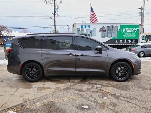 2019 Chrysler Pacifica Touring-L Plus