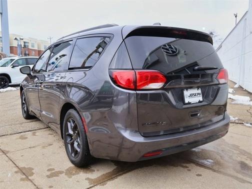 2019 Chrysler Pacifica Touring-L Plus